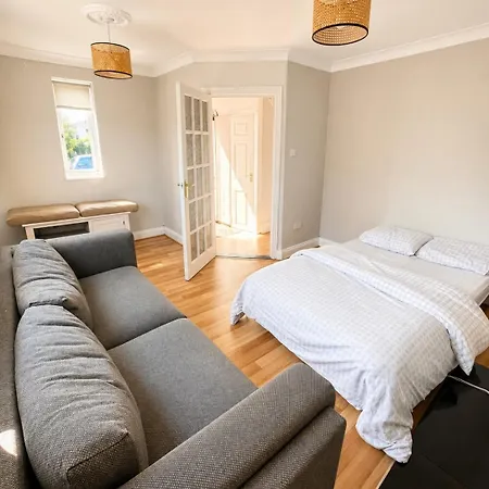Spacious 4 Bedroom In Sleeps 7 Tatil Evi *