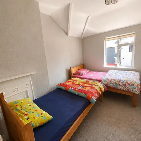 Spacious 4 Bedroom In Sleeps 7 Tatil Evi Dublin