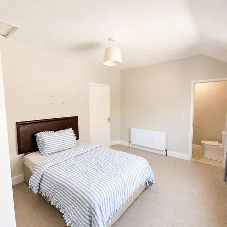 Spacious 4 Bedroom In Sleeps 7 Casa vacanze
