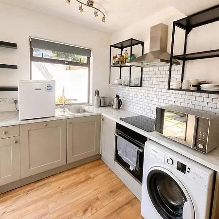Casa vacanze Spacious 4 Bedroom In Sleeps 7 *